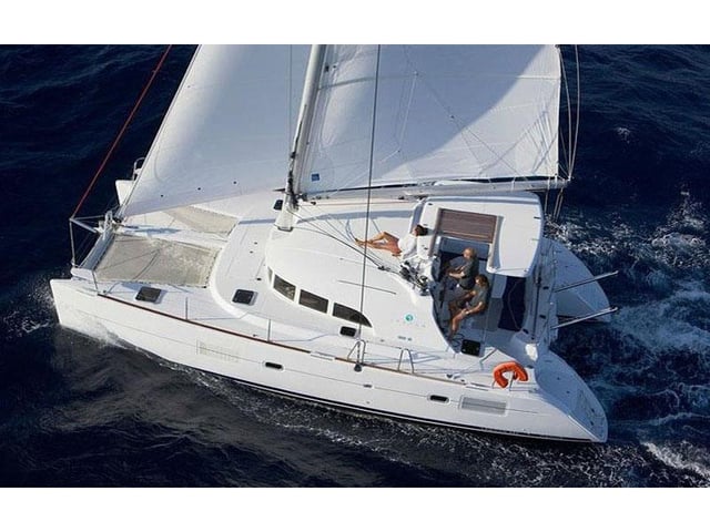 Giulia - Catamaran in Marsala