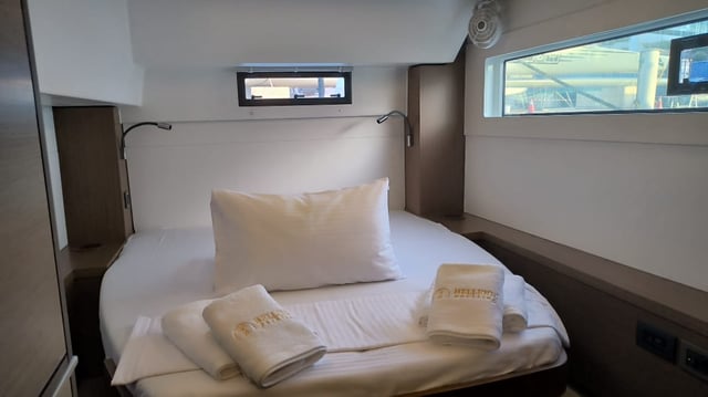 Ostraco - Catamaran in Anatoliki Attiki