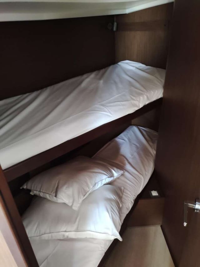 Surya - Yelkenli içinde Kontokali