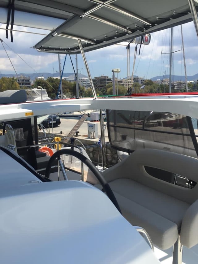 Freedom - Katamaran içinde Kontokali