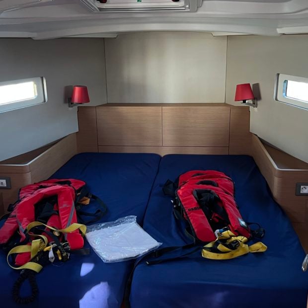 Tuatha de Artaios - Yelkenli içinde Arzon