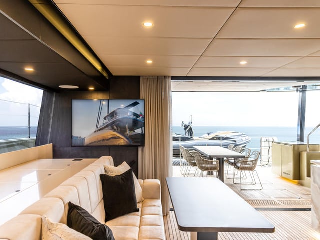 YGO. - Katamaran içinde Palma