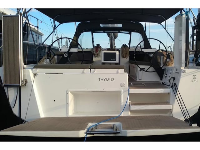 Thymus - Yelkenli içinde Porto Rotondo