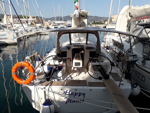 Happy Planet - Sailboat in Tonnarella
