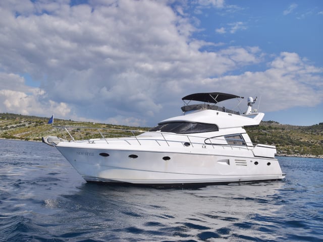 New Style - Motor Yacht in Primošten