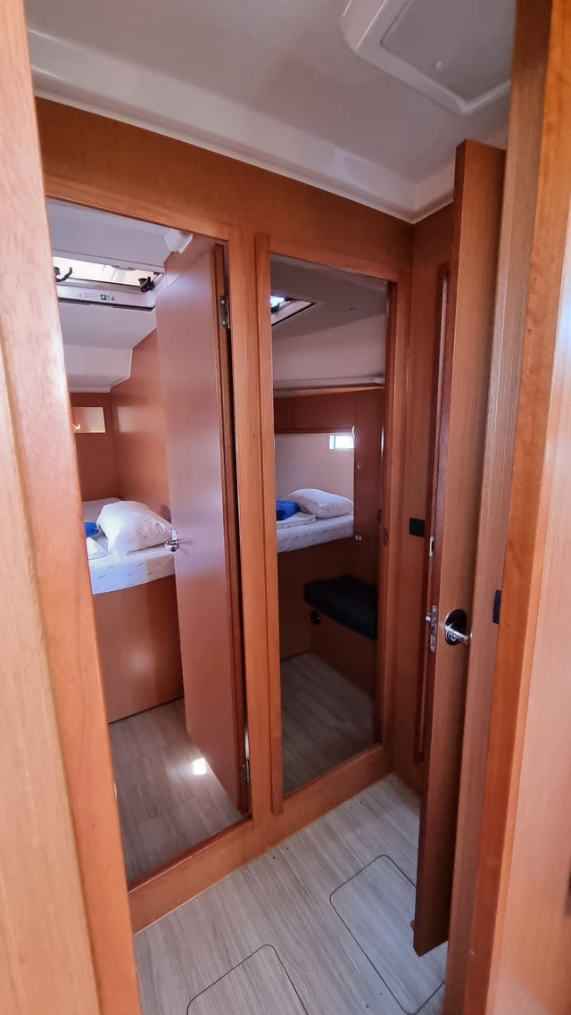 Spring Dolphin - Yelkenli içinde Trogir