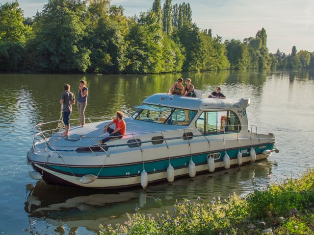 Alto - Motor Yacht in Sablé-sur-Sarthe