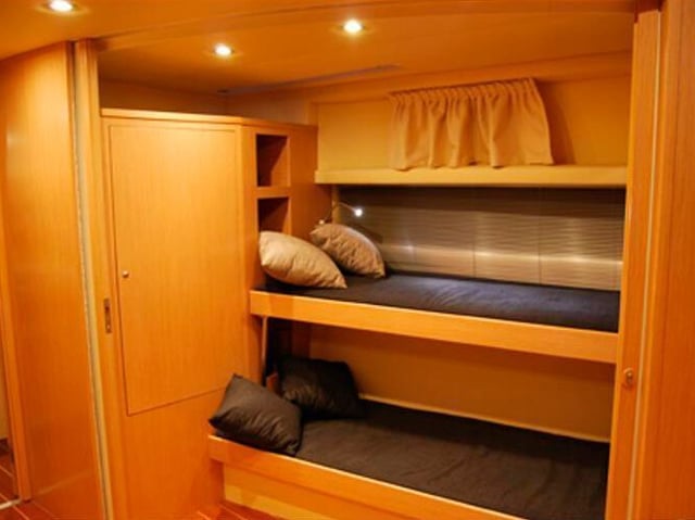 Champagne Three - Motor Yacht in Cannigione