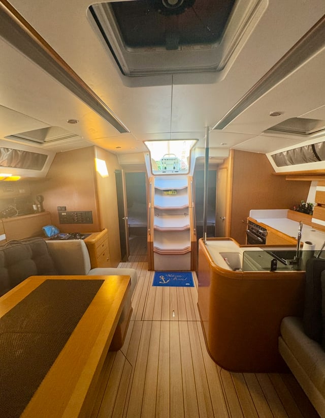 Premium - Sailboat in Komolac