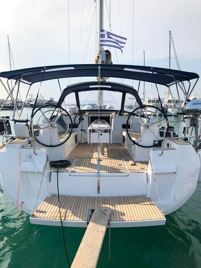 Misty - Yelkenli içinde Palairos