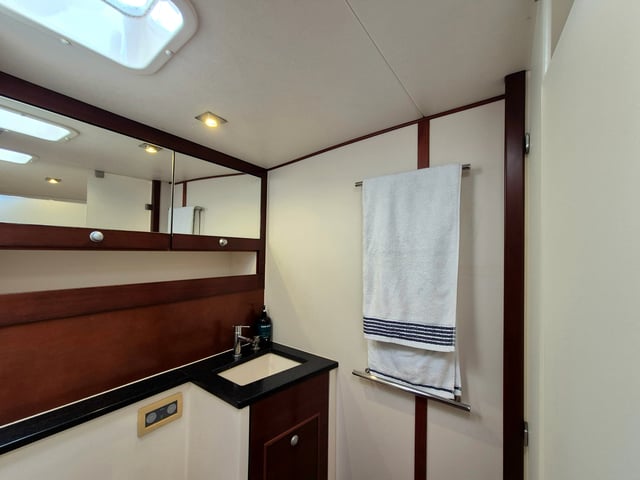 Sailing Freedom - Yelkenli içinde Garrote