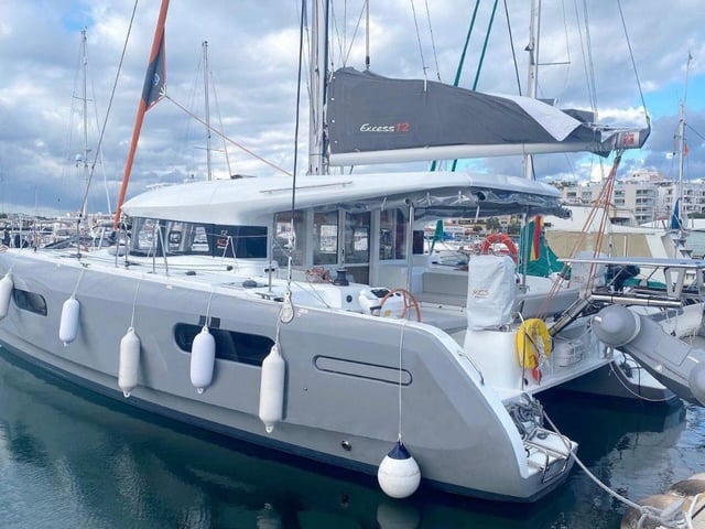 Kalevezi - Catamaran in Karagözler