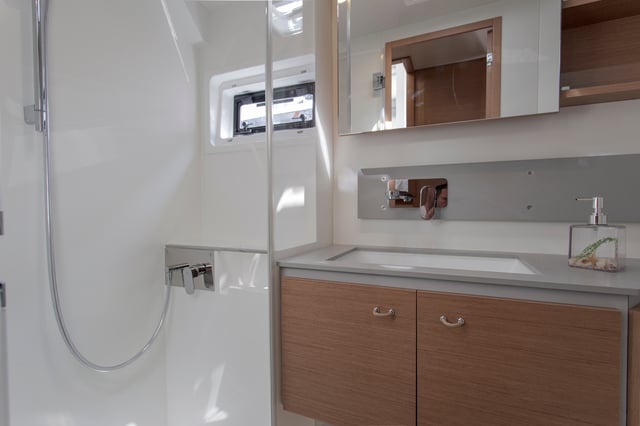 Tranquillity - Katamaran içinde Mitikas