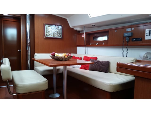 Carmen - Yelkenli içinde Alimos