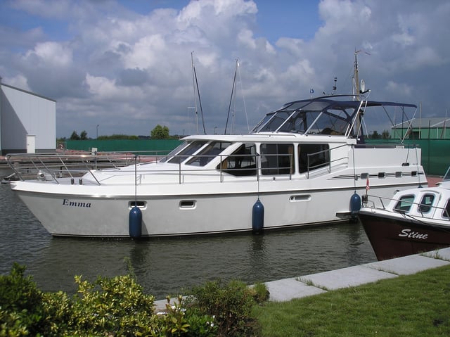 Emma - Motor Yacht in Woudsend