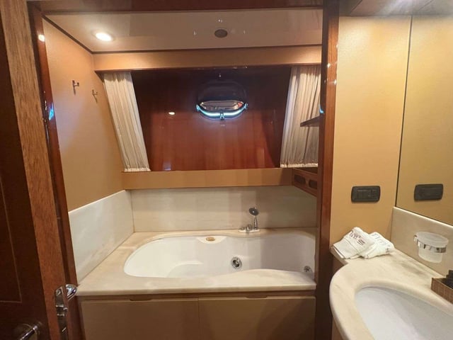 MAMMA'S - Motor Yacht in Alimos