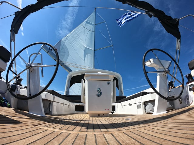 Famiglia - Yelkenli içinde Alimos