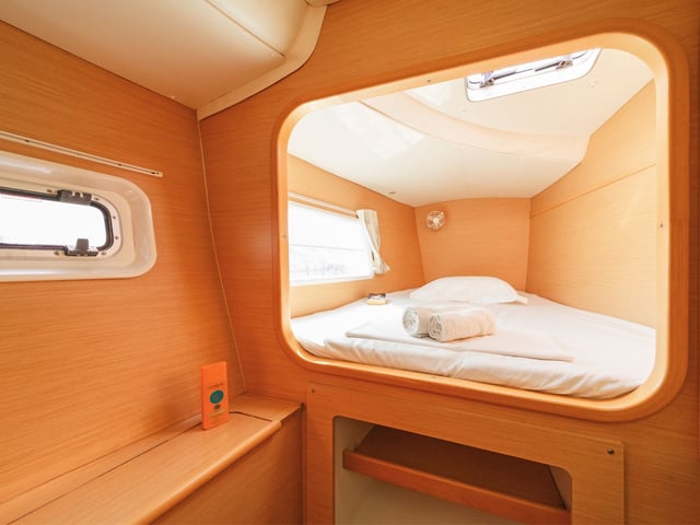 Golf Charlie - Katamaran içinde Kavala