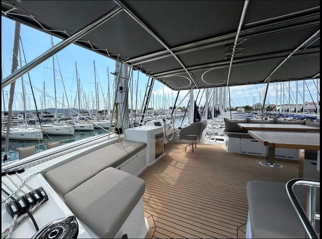 Arcturus - Katamaran içinde Providence