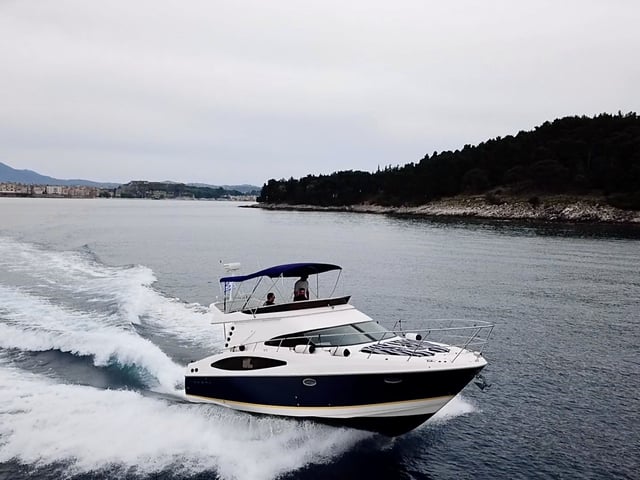 Lady B - Motor Yacht in Mpenitses