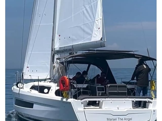 Marsel The Angel - Yelkenli içinde Adaköy