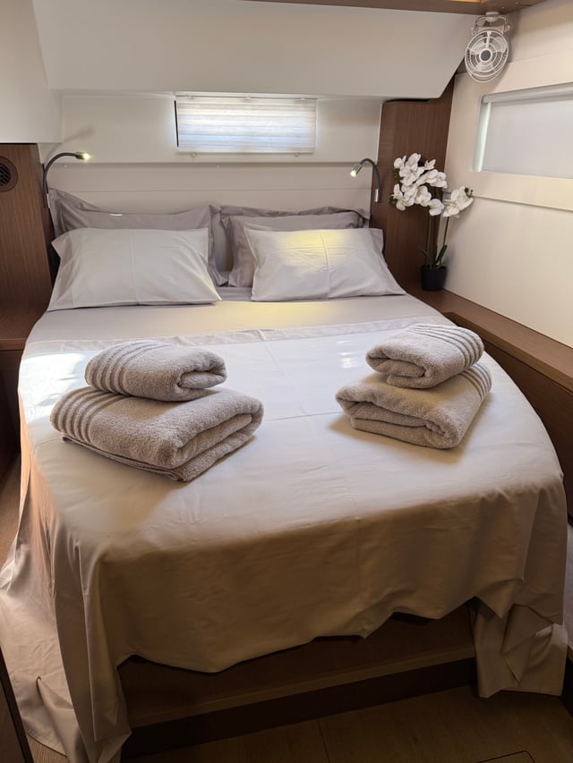 Arian - Catamaran in Paros