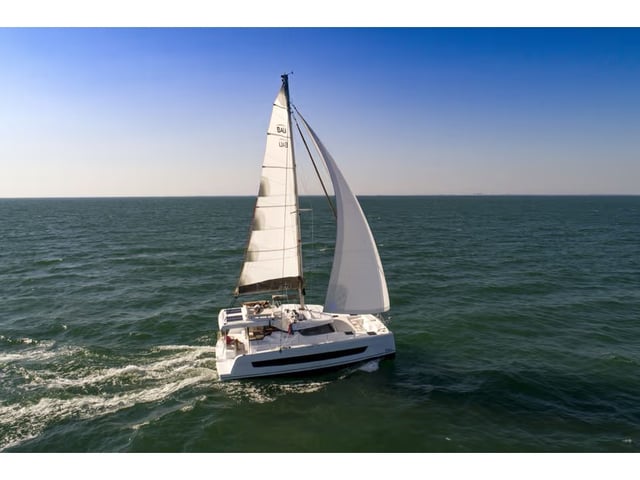 Ida - Katamaran içinde Sarıana