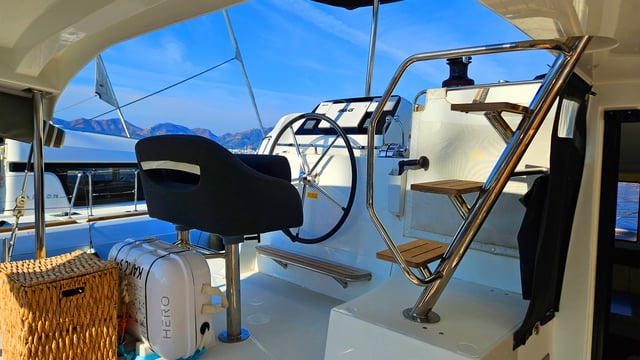 Kairos - Katamaran içinde Sarıana