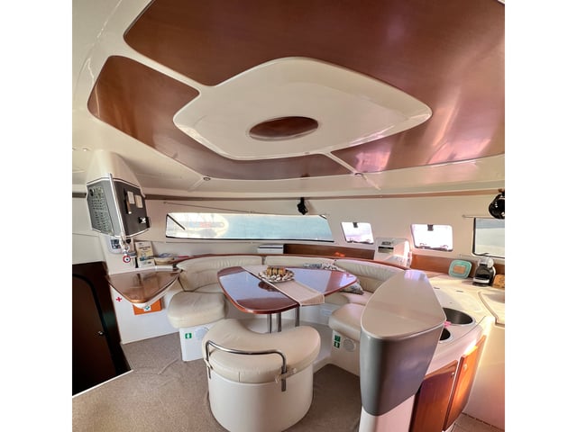 Vetrogon - Catamaran in Mikonos