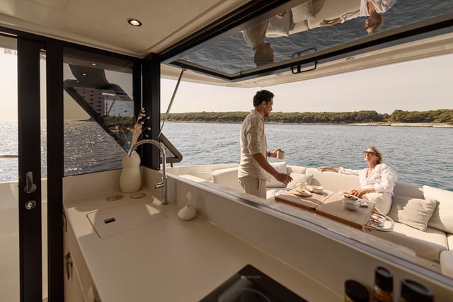 MR.77 - Motor Yat içinde Kaštel Gomilica