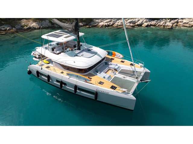 AGENDA 55 - Catamaran in Kaštel Gomilica