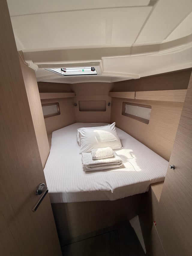 Karyatis - Yelkenli içinde Ligia