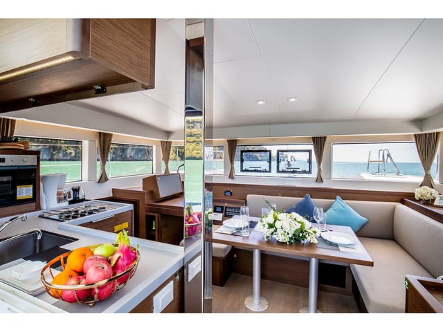 K-35 - Catamaran in Tambon Pa Klok