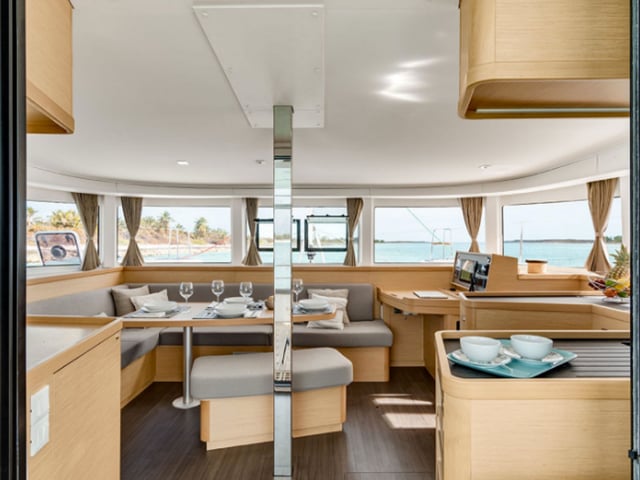 No Name: Master Cabin #2 (Cabin Charter 2 pax) FULLY CREWED, ALL EXPENSES - Katamaran içinde Lefkada
