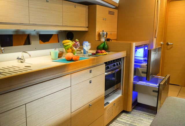 Joanne - Yelkenli içinde Lefkada