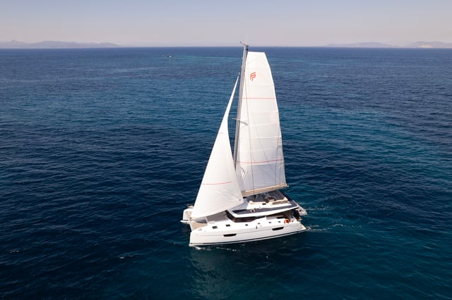 Nerida - Katamaran içinde Alimos