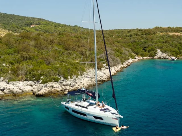 Moorings 44.3 Exclusive - Sailboat in Wickhams Cay 2