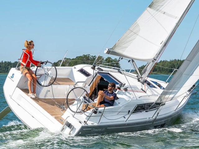 Moorings Oceanis 30.1 Club - Sailboat in Città Metropolitana di Napoli