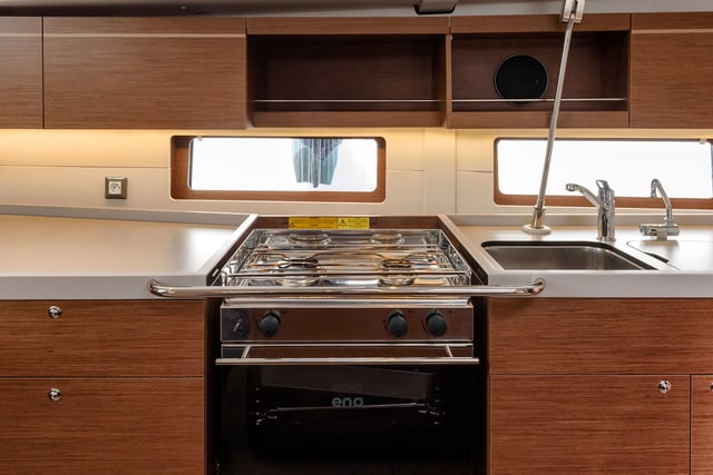 Circe - Water maker, Solar Panel - Yelkenli içinde Cannigione