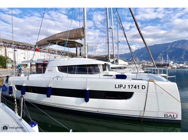 Monia - A/C, Generator, Water maker - Catamaran in Castellammare di Stabia