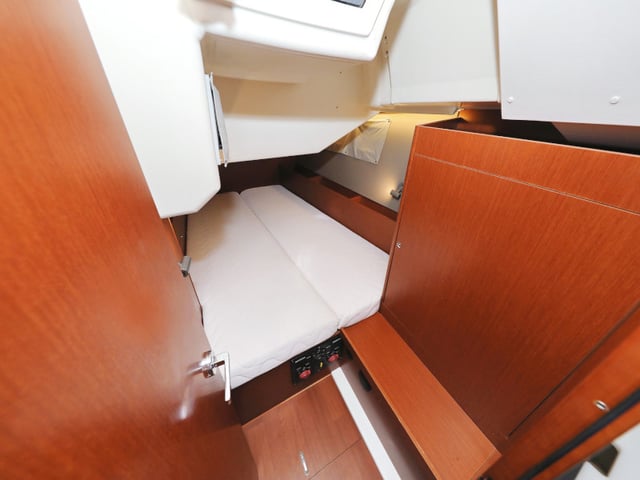 SEVEN - Yelkenli içinde Zadar