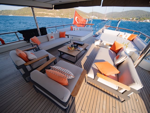 Caustic - Gulet in Eskiçeşme