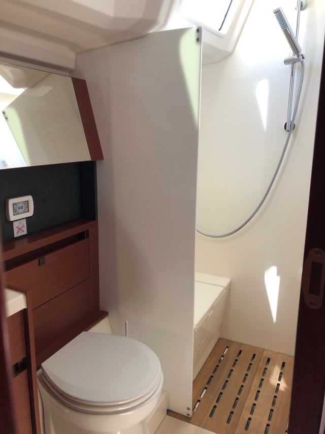 LADY AGA - Yelkenli içinde Rogoznica