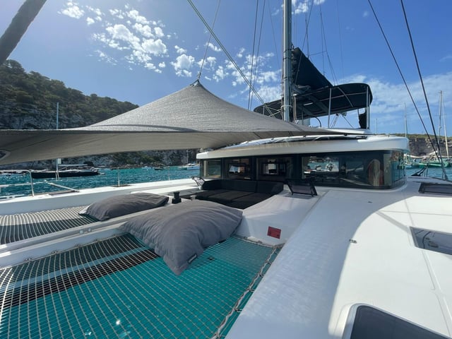 GOA 10 - Catamaran in Santa Eulària des Riu