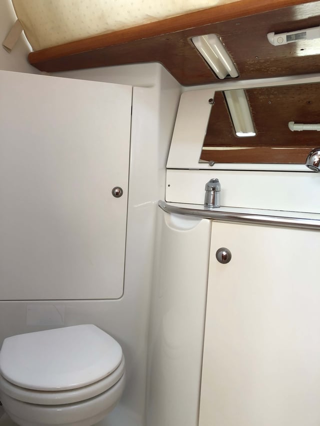 Natassa - Yelkenli içinde Nikiana