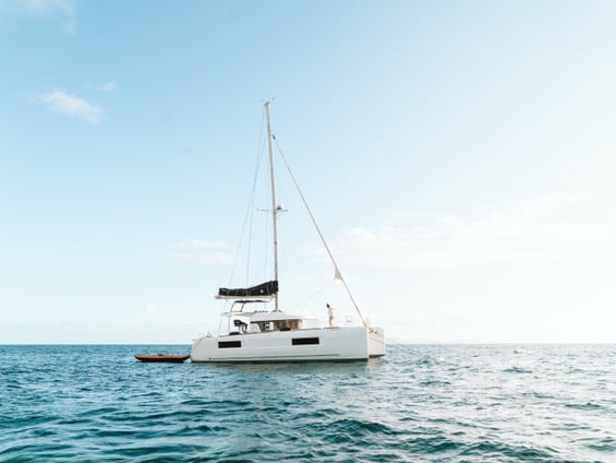 MADRIGAL VI - Katamaran içinde Sant Antoni de Portmany