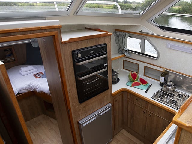 Crusader - Budget 25 - Motor Yacht in Townparks