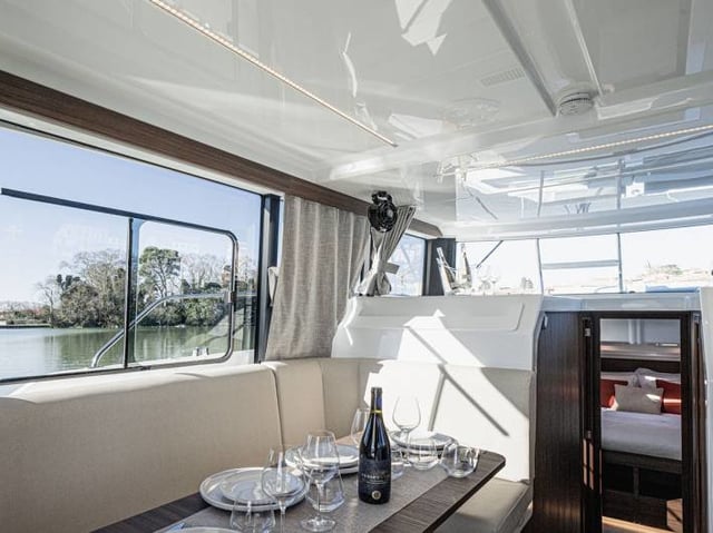 Liberty - Luxury 2 - Motor Yacht in Saint-Usage