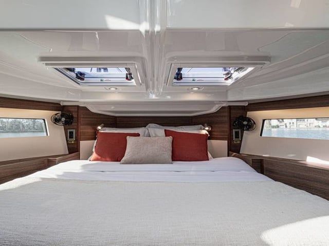 Liberty - Luxury 5 - Motor Yacht in Migennes