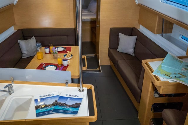 ALEXE - Yelkenli içinde Lefkada